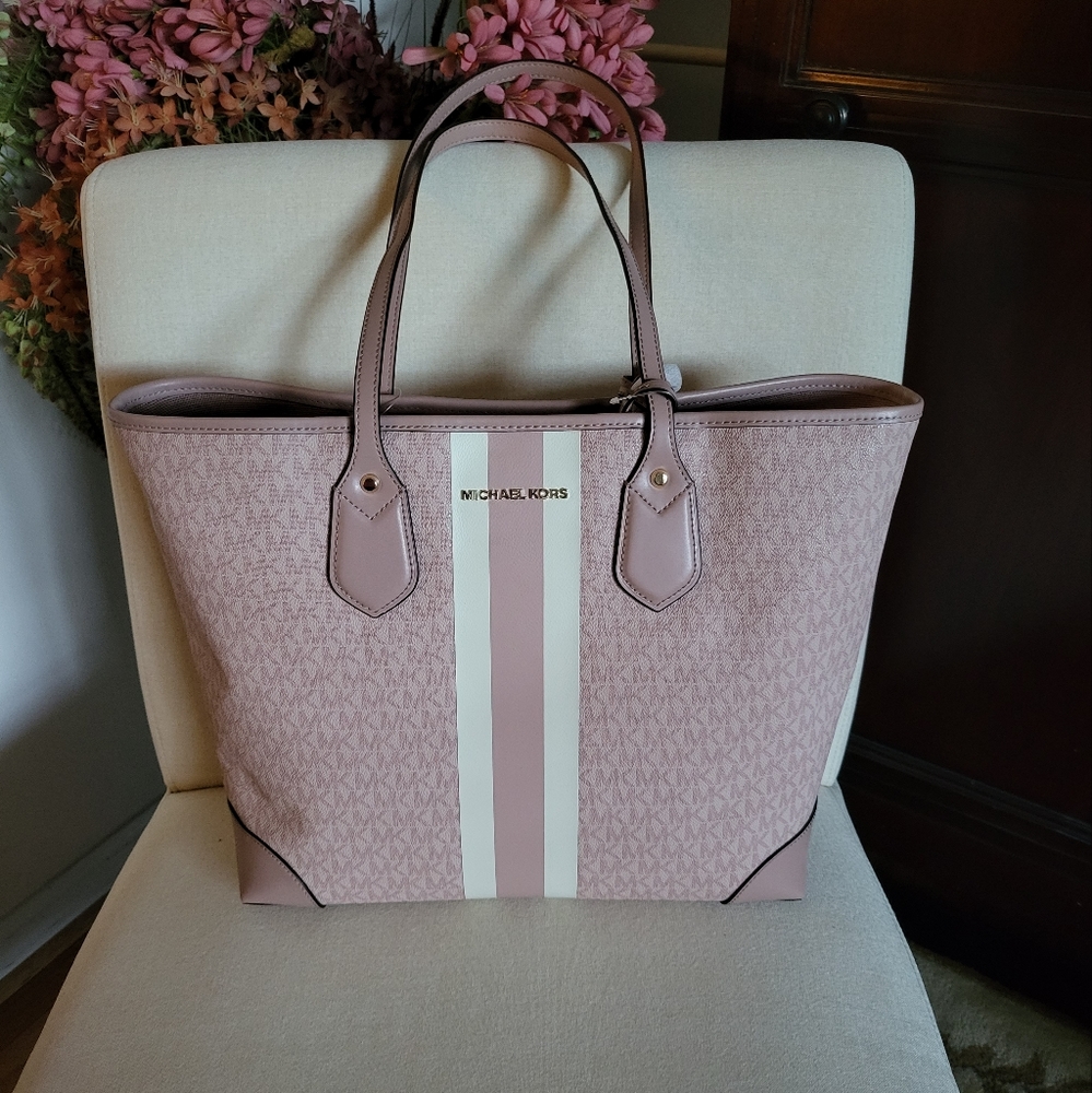 Michael Michael Kors Signature Eva Large Tote